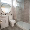 Photo 3: En-Suite