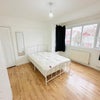 Photo 2: Spacious double