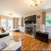 Photo 2: Lounge