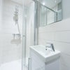 Photo 5: Room 1 (ensuite)