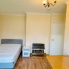 Photo 5: Room 1