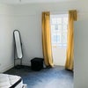 Photo 6: Room 1