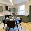 Photo 4: Kitchen