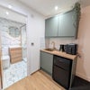 Photo 6: Studio Room 6- Ensuite & Kitchenette