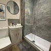 Photo 4: Room 1 Ensuite