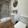 Photo 11: Room 5 Ensuite