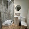 Photo 9: Room 4 Ensuite