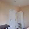 Photo 3: Single + Ensuite + Fridge