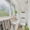 Photo 4: R3 - Ensuite