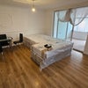 Photo 1: En suite