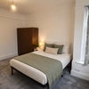 Photo 6: Room 6