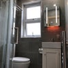 Photo 9: Ensuite