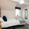 Photo 3: Room 9 ensuite