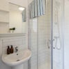 Photo 6: Recently refurbished bathroom 