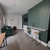 Photo 11: Lounge