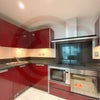 Photo 7: Kitchen