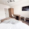 Photo 10: Room 4
