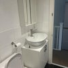 Photo 4: bathroom