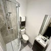 Photo 3: En Suite