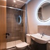 Photo 4: Room 6 En-suite/ Kitchenette