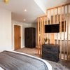 Photo 2: Room 6 En-suite/ Kitchenette