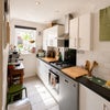 Photo 3: kitchen