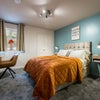 Photo 3: Spacious double en suite room