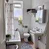 Photo 3: Bathroom 