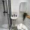 Photo 4: Room 1 En-Suite