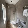 Photo 4: En suite bathroom 