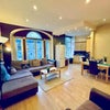 Photo 4: Open Plan Living Room & Kitchen