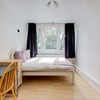 Photo 10: Room 3