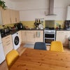 Photo 2: kitchen