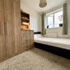 Photo 5: Room 1