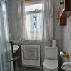 Photo 4: The adjacent almost ensuite bathroom