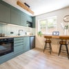 Photo 5: Bright breakfast bar