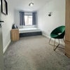 Photo 4: Bedroom