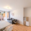 Photo 8: Livingroom