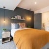 Photo 2: Spacious Modern Double Ensuite Room