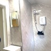 Photo 4: own ensuite 
