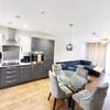 Photo 2: Living space 