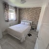 Photo 5: One with ensuite 