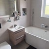 Photo 4: family bathroom next door