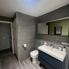 Photo 6: Bathroom (2)