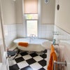 Photo 7: Main bathroom 