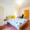 Photo 2: Room D En-Suite