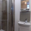 Photo 7: Ensuite Room 1