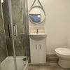 Photo 3: En suite