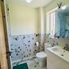 Photo 4: En-suite bathroom