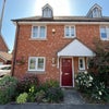 Photo 9: Front of property
